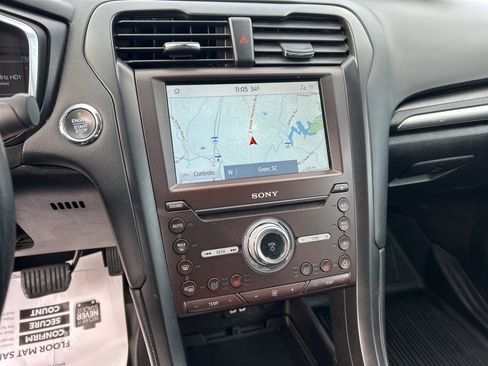 Used 2020 Ford Fusion Titanium image 12