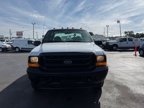 Used 2001 Ford F350 XL image 2