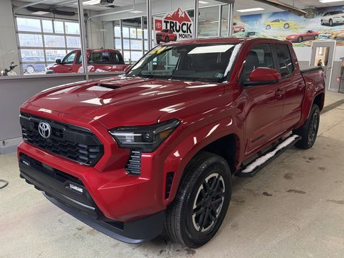 Used 2024 Toyota Tacoma TRD Sport AWD/4WD image 1