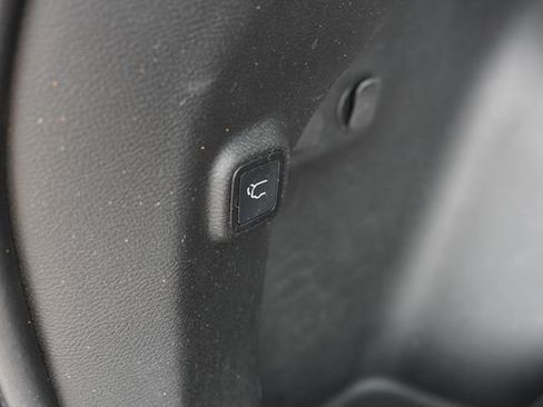 Used 2021 Jeep Cherokee Limited AWD/4WD image 21