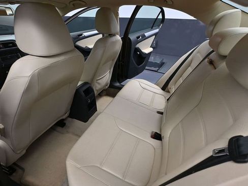 Used 2014 Volkswagen Jetta SE image 32