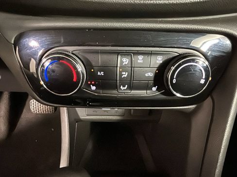 Used 2021 Buick Encore GX Preferred w/ Cold Weather Comfort Package AWD/4WD image 25