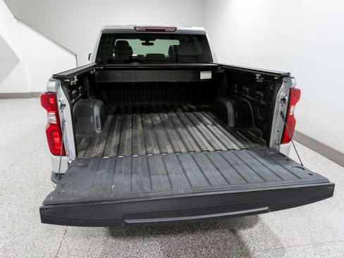 Used 2021 Chevrolet Silverado 1500 RST image 12
