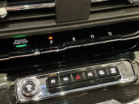 Used 2024 Lincoln Corsair AWD image 15