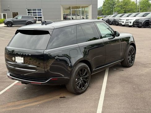 Used 2025 Land Rover Range Rover SE AWD/4WD image 7