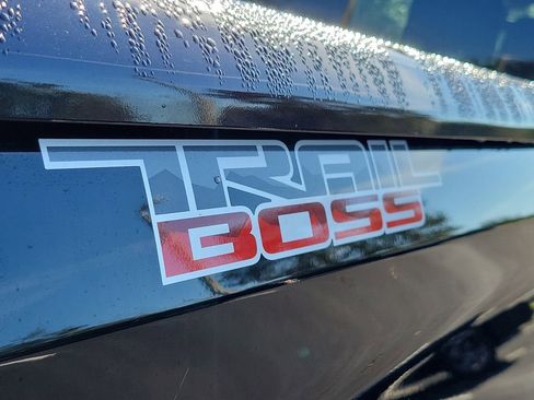 Used 2019 Chevrolet Silverado 1500 Custom Trail Boss w/ Custom Convenience Package image 8