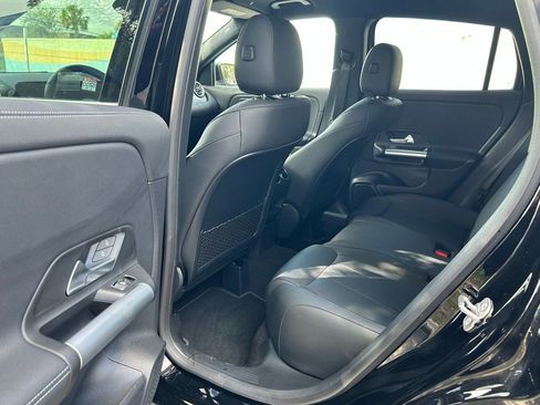 Used 2025 Mercedes-Benz GLA 250 4MATIC image 43