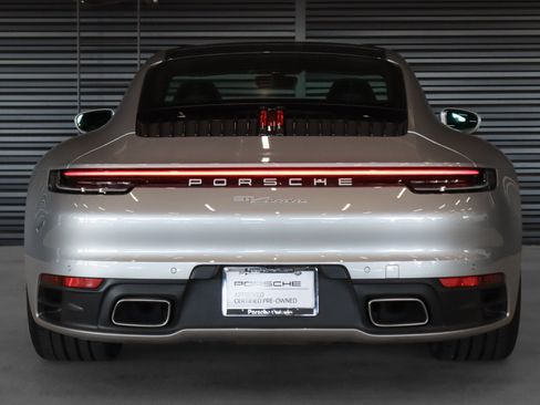 Used 2023 Porsche 911 Carrera w/ Premium Package RWD image 9
