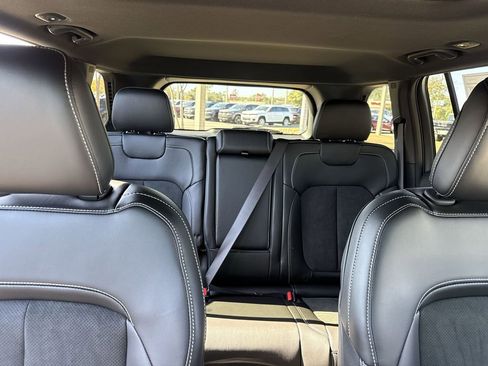 New 2025 Jeep Grand Cherokee Altitude image 27