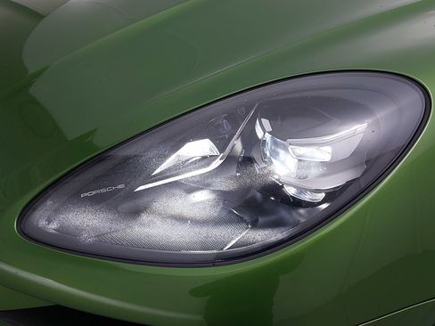 Certified 2021 Porsche Macan S image 33