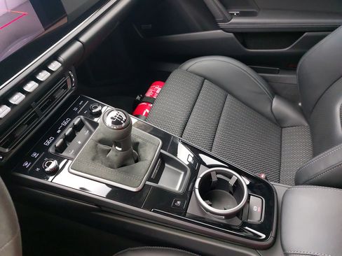 Used 2024 Porsche 911 Carrera image 26