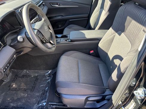 Used 2025 Toyota Camry LE image 23