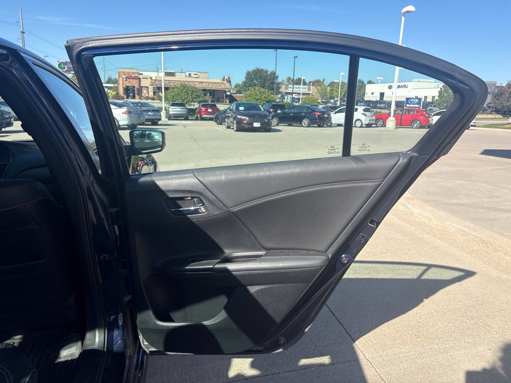 Used 2016 Honda Accord Sport image 27