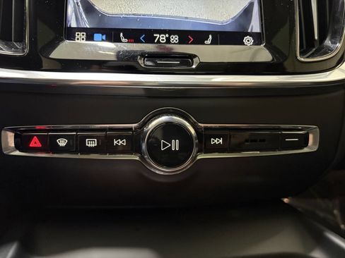 Used 2024 Volvo V60 B5 Cross Country Plus image 18