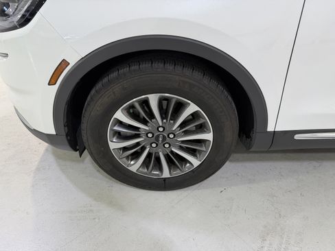 Used 2023 Lincoln Nautilus AWD w/ Premium Package image 9