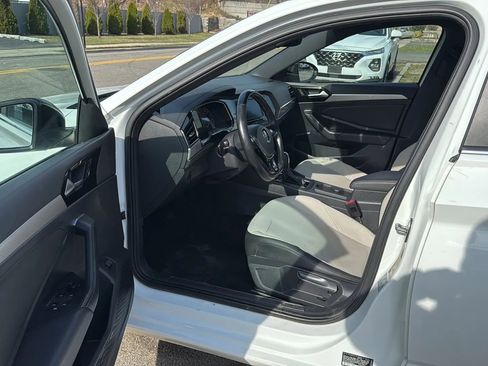 Used 2020 Volkswagen Jetta R-Line w/ R-Line Cold Weather Package FWD image 23