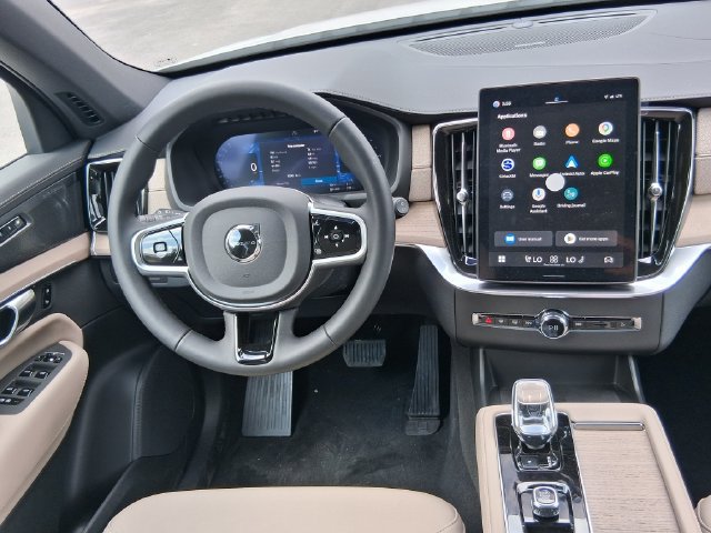 New 2026 Volvo XC90 T8 Plus w/ Protection Package Premier AWD/4WD image 10