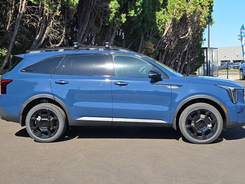 New 2025 Kia Sorento SX image 2