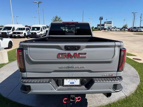Used 2025 GMC Sierra 2500 AT4 w/ AT4 Premium Plus Package image 5