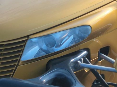 Used 2002 Chrysler Prowler RWD image 9