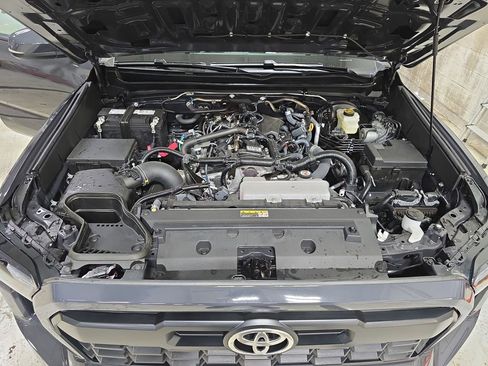 Used 2025 Toyota Tacoma TRD Off-Road w/ TRD Off Road Upgrade Package AWD/4WD image 30