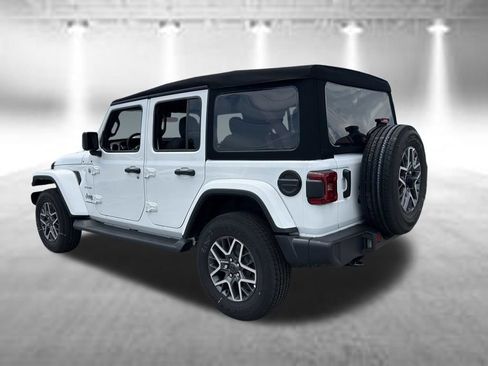 Used 2024 Jeep Wrangler Unlimited Sahara AWD/4WD image 5