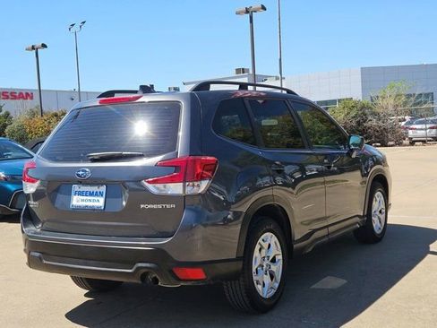 Used 2021 Subaru Forester Base image 5
