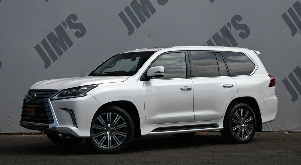 Used 2017 Lexus LX 570 4WD w/ Luxury Package image 1