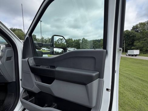 Used 2023 Ford F550 4x4 Regular Cab Super Duty image 48