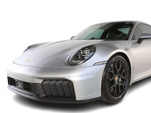 Used 2025 Porsche 911 Carrera GTS RWD image 9