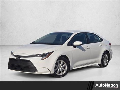 Used 2025 Toyota Corolla LE image 1
