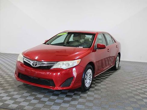 Used 2012 Toyota Camry LE w/ Protection Pkg FWD image 2