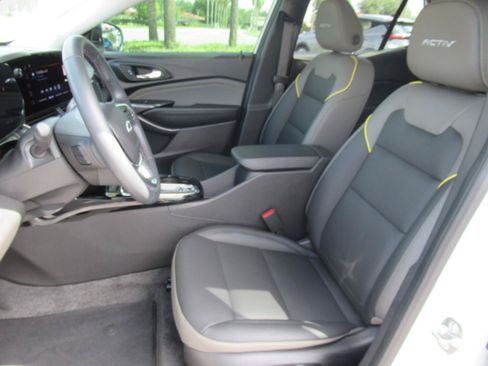Used 2025 Chevrolet Trax ACTIV w/ Driver Confidence Package FWD image 18