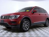Used 2020 Volkswagen Tiguan SE w/ Panoramic Sunroof Package image 2