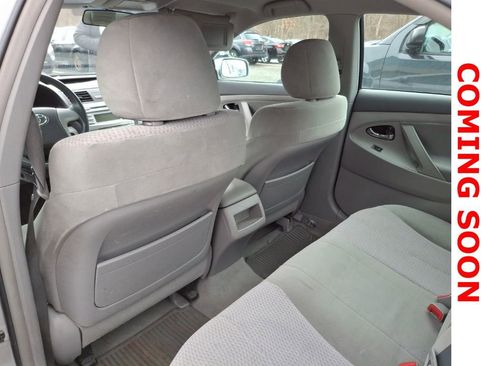 Used 2010 Toyota Camry LE image 14