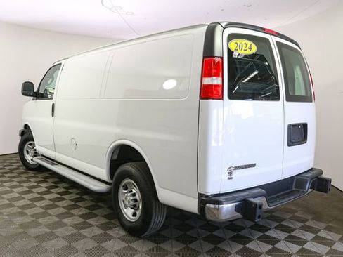 Used 2024 Chevrolet Express 2500 w/ Driver Convenience Package RWD image 7