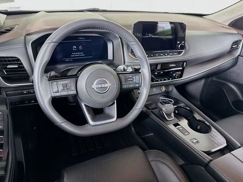 Certified 2023 Nissan Rogue Platinum w/ Platinum Premium Package image 7