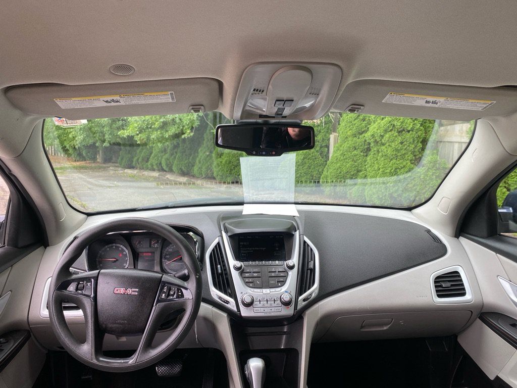Used 2015 GMC Terrain SLE FWD image 16