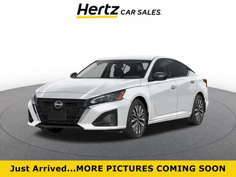 Used 2025 Nissan Altima 2.5 SV FWD image 1