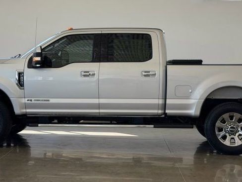 Used 2019 Ford F250 Lariat w/ Lariat Ultimate Package image 4