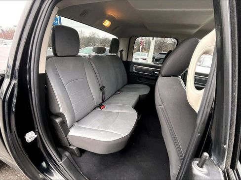 Used 2021 RAM 1500 Classic SLT image 19