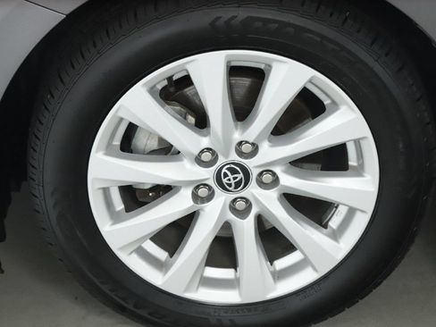 Used 2020 Toyota Camry LE FWD image 30