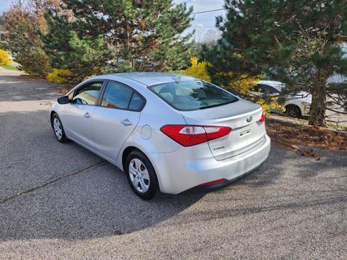Used 2016 Kia Forte LX image 8