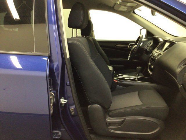 Used 2020 Nissan Pathfinder S AWD/4WD image 8