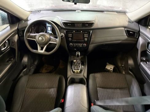 Used 2017 Nissan Rogue SV image 10
