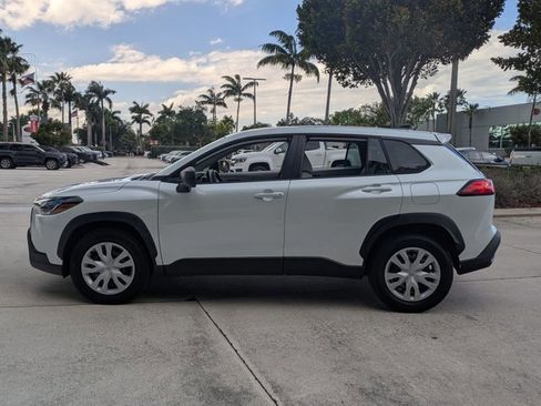 Used 2022 Toyota Corolla Cross L AWD/4WD image 8