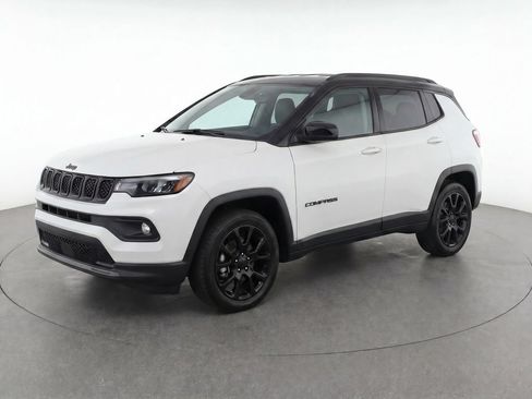 Used 2023 Jeep Compass Latitude w/ Sun and Sound Group AWD/4WD image 1