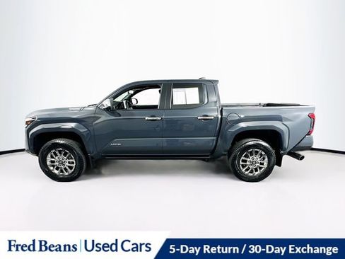 Used 2025 Toyota Tacoma Limited image 5