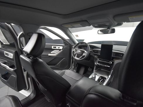 Used 2023 Ford Explorer Limited w/ Limited Technology Package AWD/4WD image 20