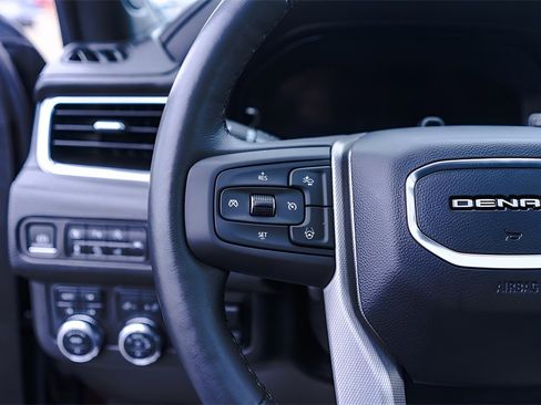 Used 2023 GMC Yukon Denali w/ Denali Reserve Package image 11